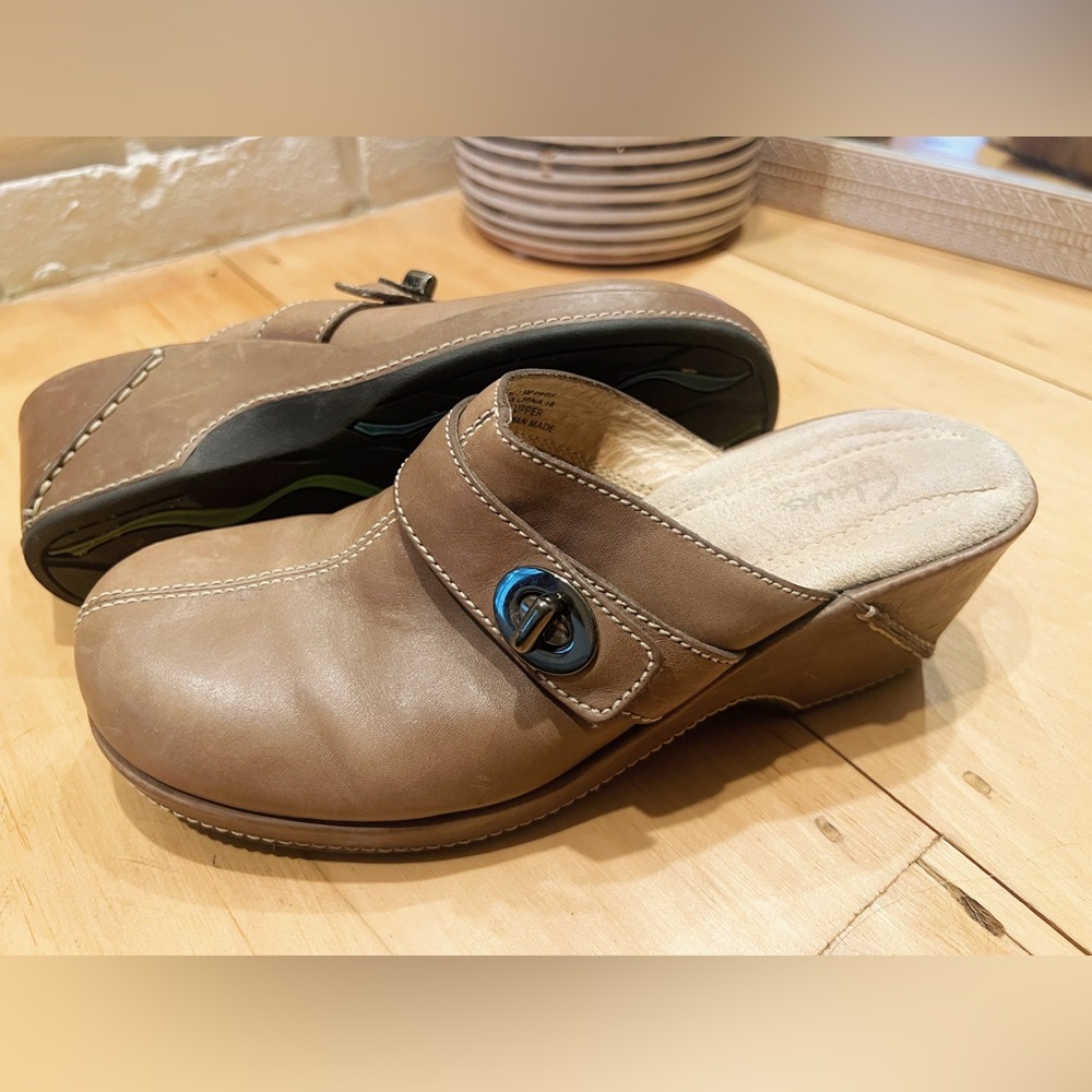 Vintage Clarks Clogs